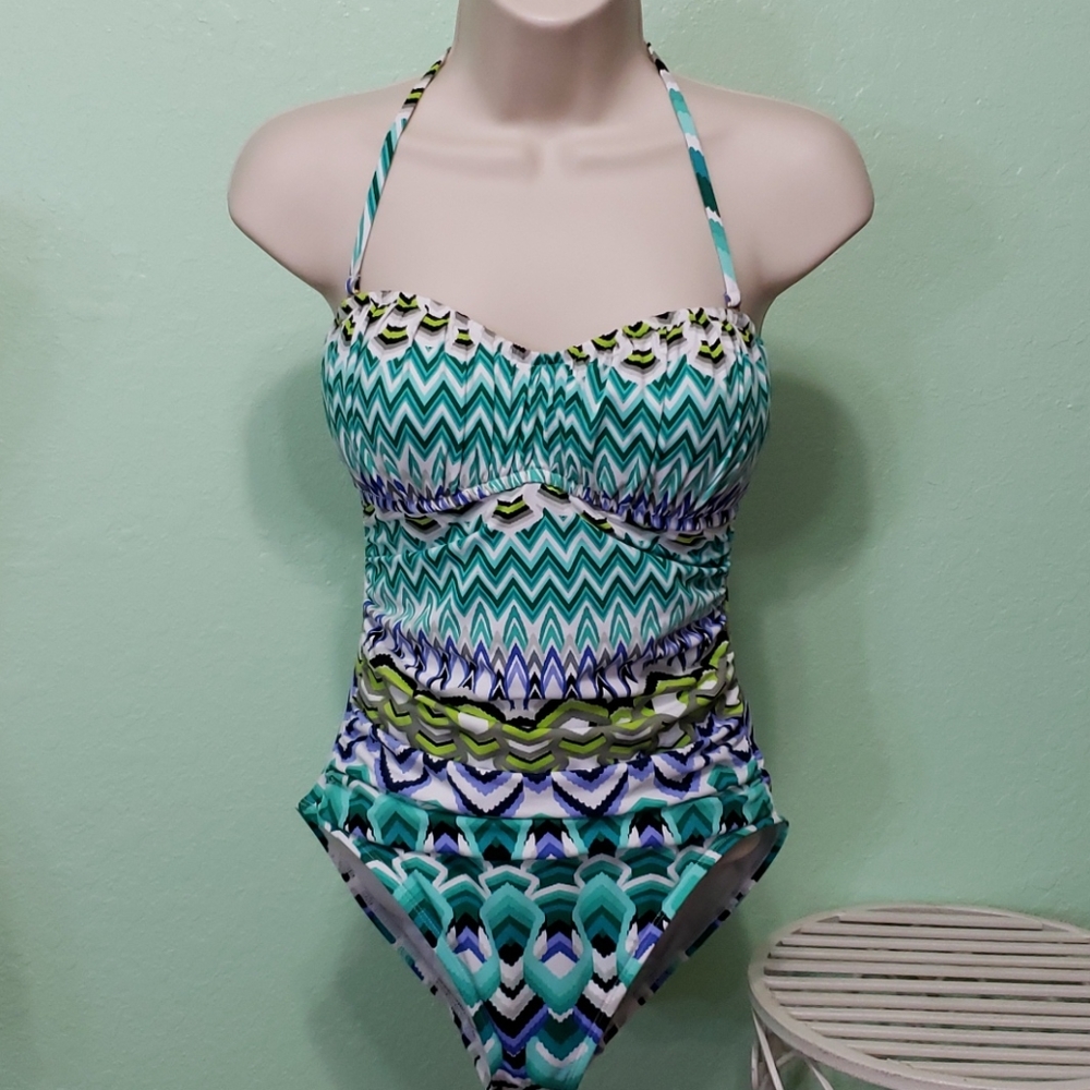 LA BLANCA one piece swimsuit